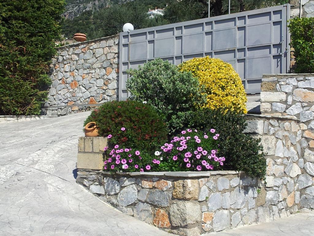 Villa Rebecca Каламата Экстерьер фото
