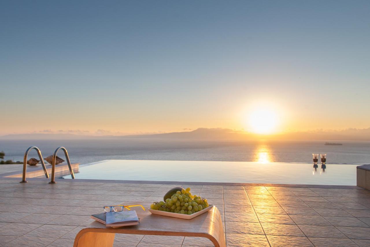 Villa Rebecca Каламата Экстерьер фото