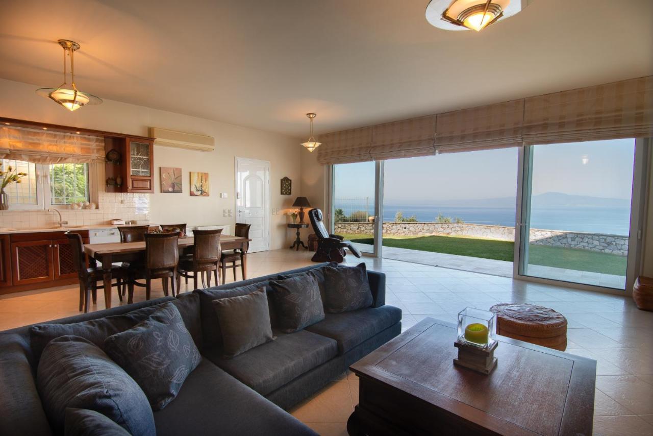 Villa Rebecca Каламата Экстерьер фото