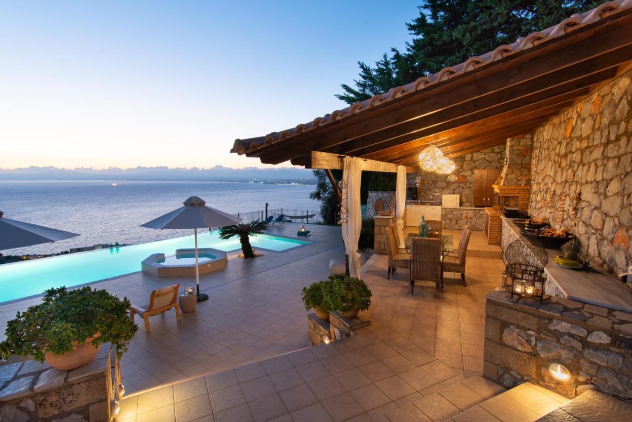 Villa Rebecca Каламата Экстерьер фото